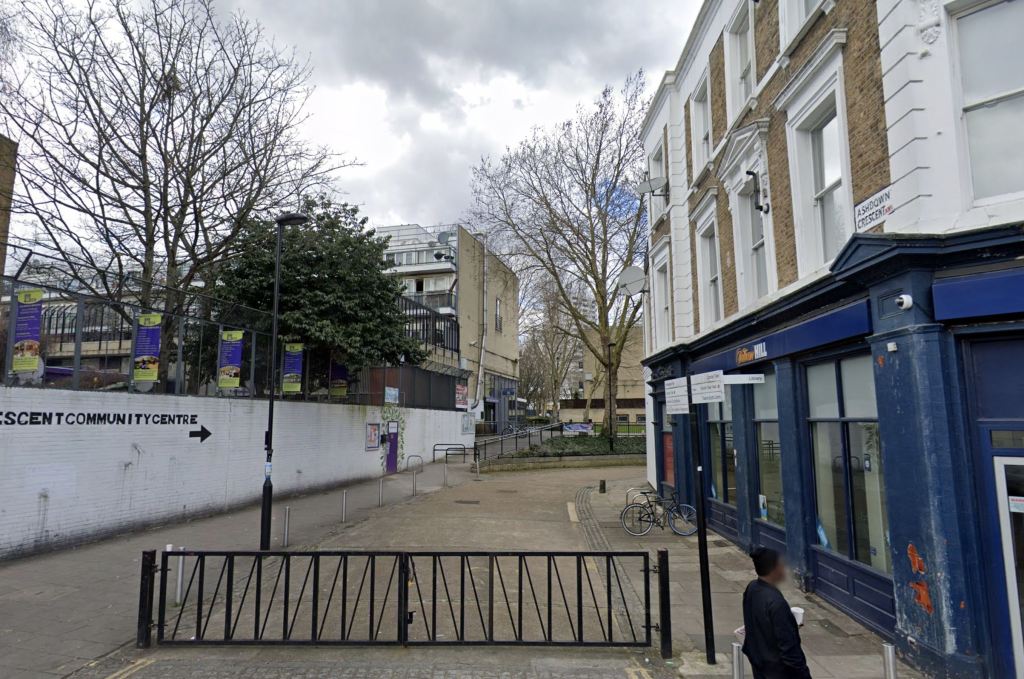 1_View from Queens Crescent